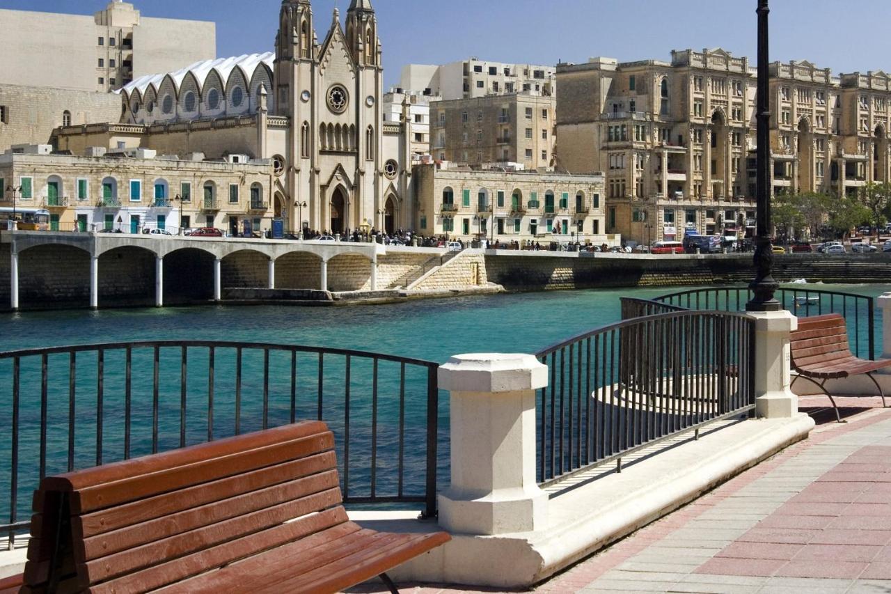 Idyllic Apartment Steps From The Promenade Sliema Luaran gambar